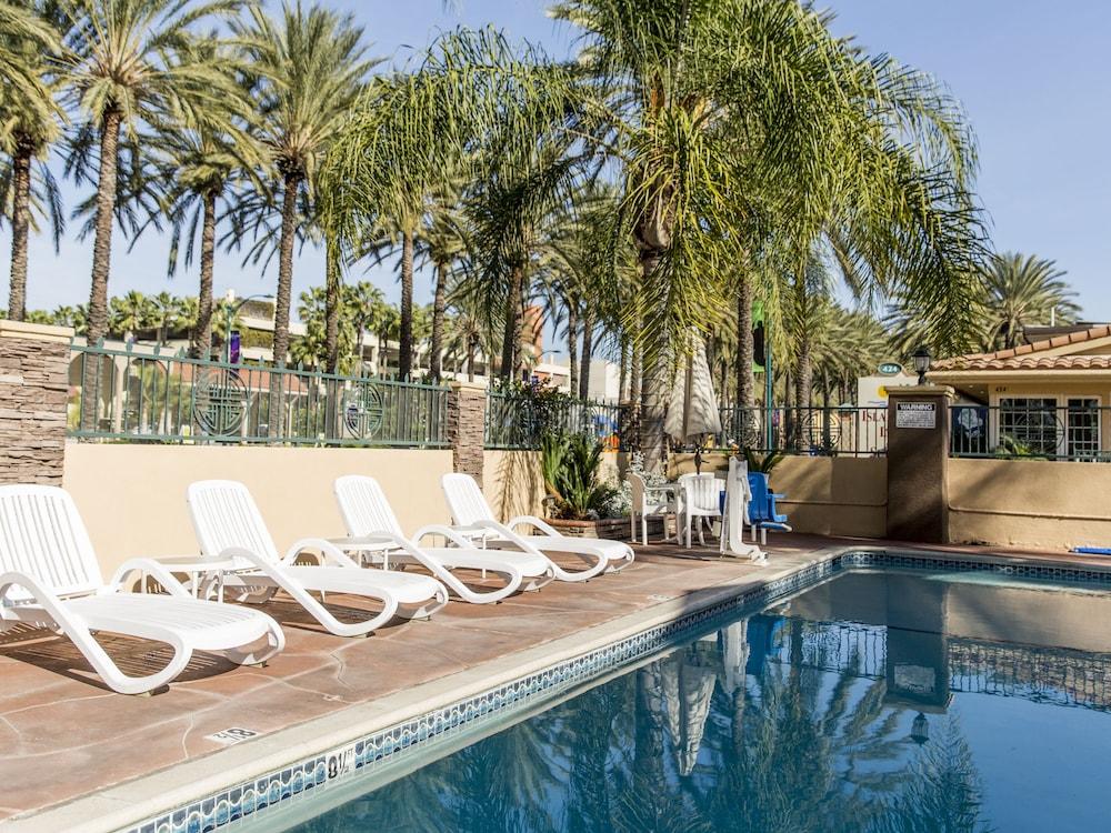 Anaheim Islander Inn And Suites Near Park And Convention Center Kültér fotó